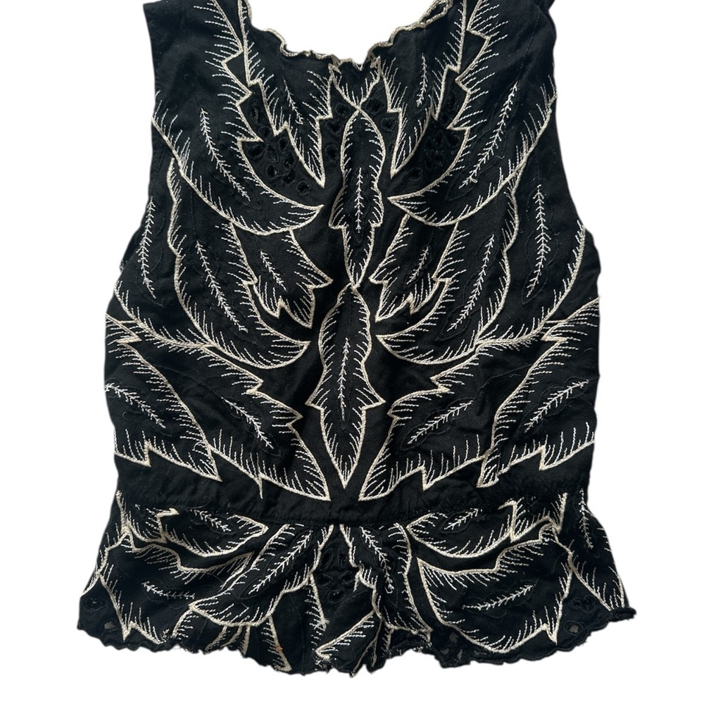 14-16, Juniors Elegant Black and White Embroidered Top button down back